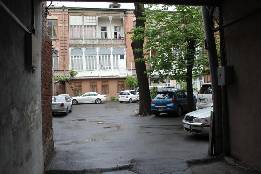 Apartment In Purtseladze Street Tbilisi Exterior photo